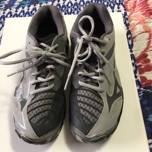 Mizuno volleyball shoes